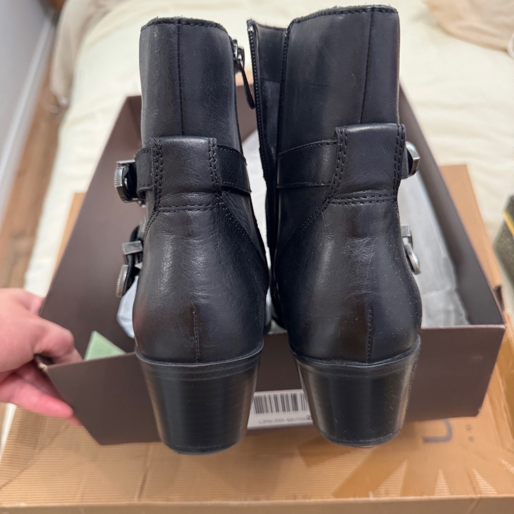EUC Patricia Nash leather booties - Picture 4 of 5